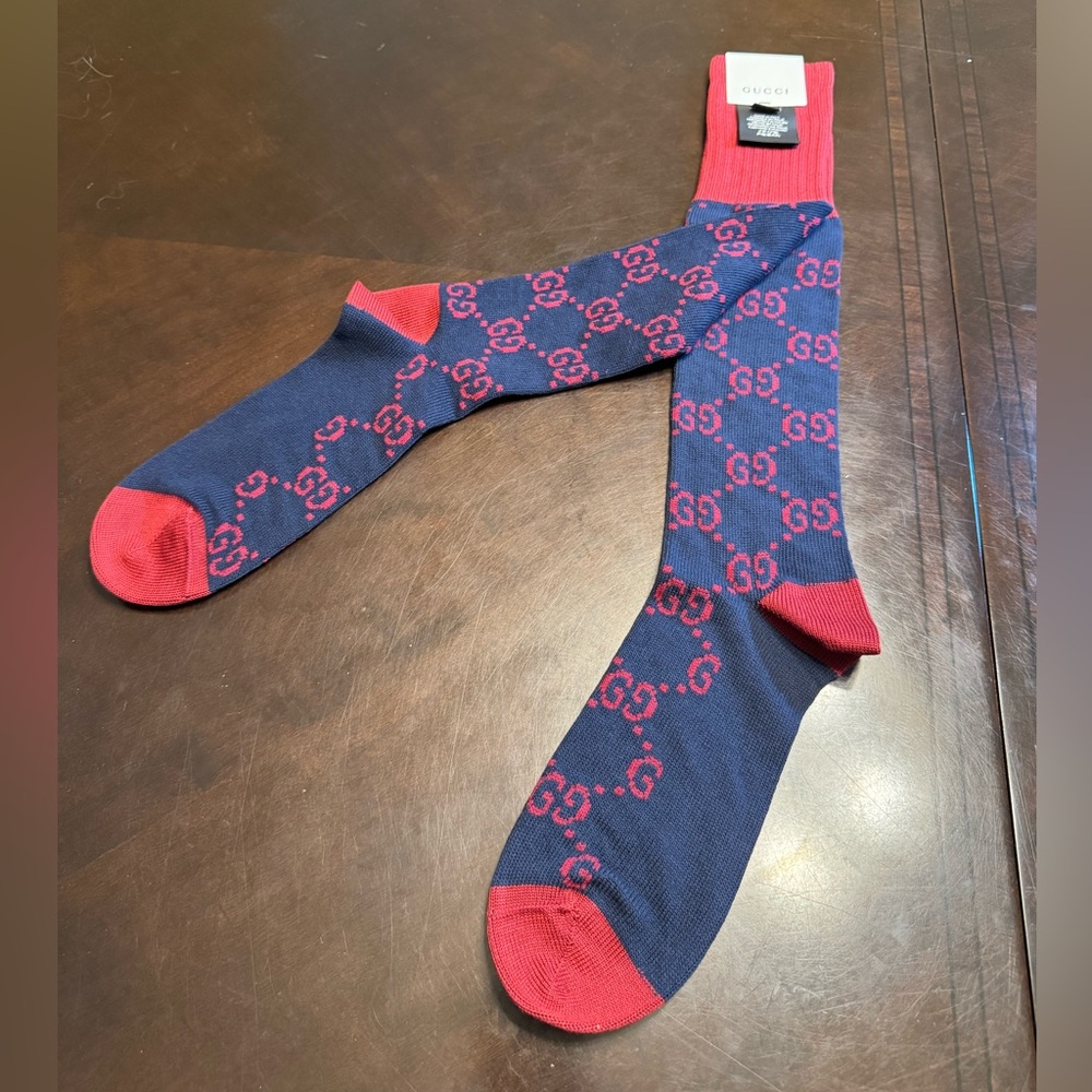 New Authentic Gucci GG Supreme Logo Navy Red Socks Size L - Picture 5 of 14